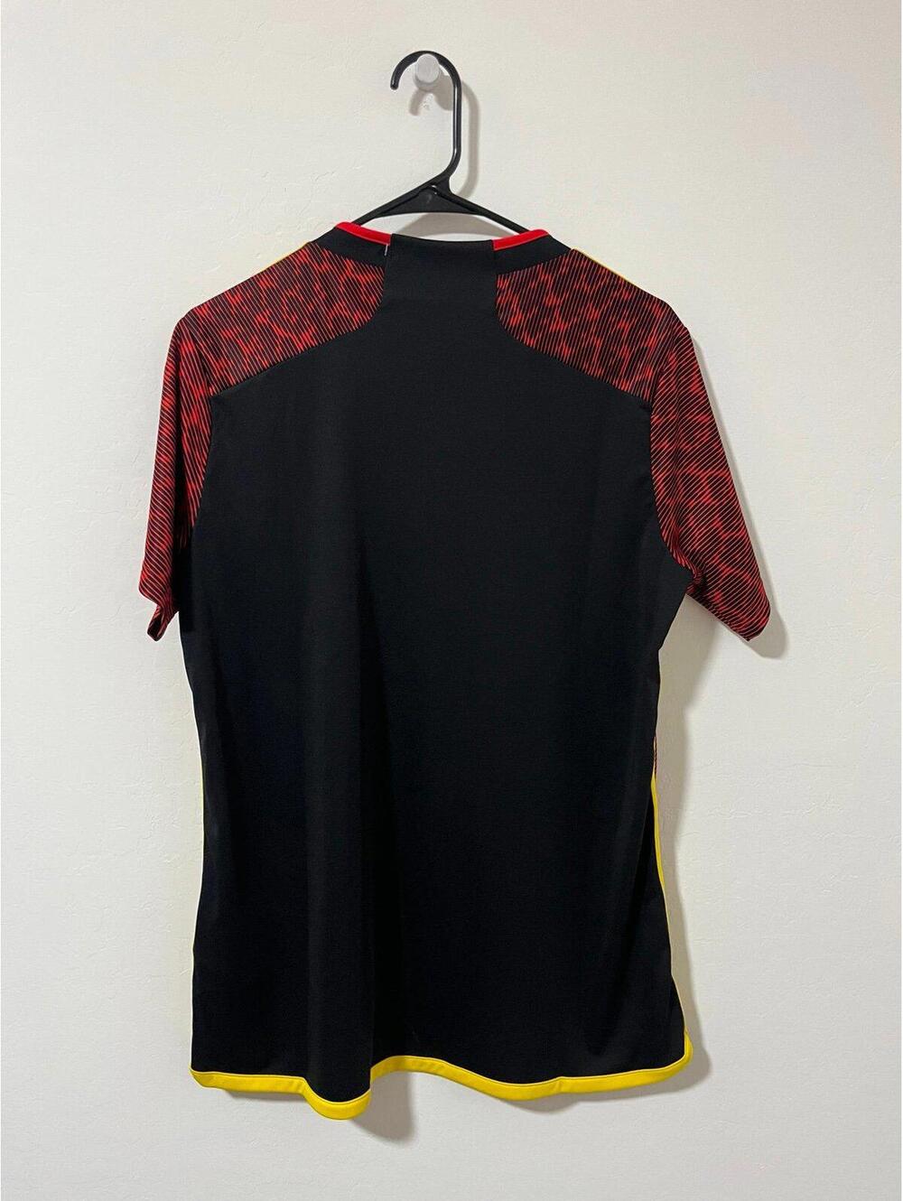 New Adidas Seattle Sounders FC Bruce Lee Soccer Jersey Womens L Black Red HU1380 - Picture 5 of 5